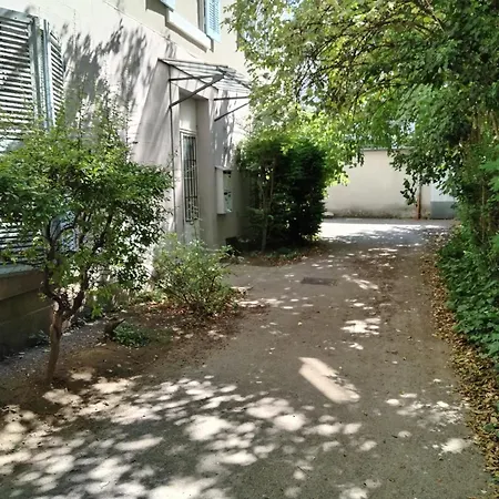 Апартаменты Chaleureux Meuble 3 Etoiles 40m2 *